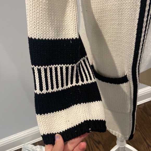 Forever 21 Cardigan - Picture 4 of 4